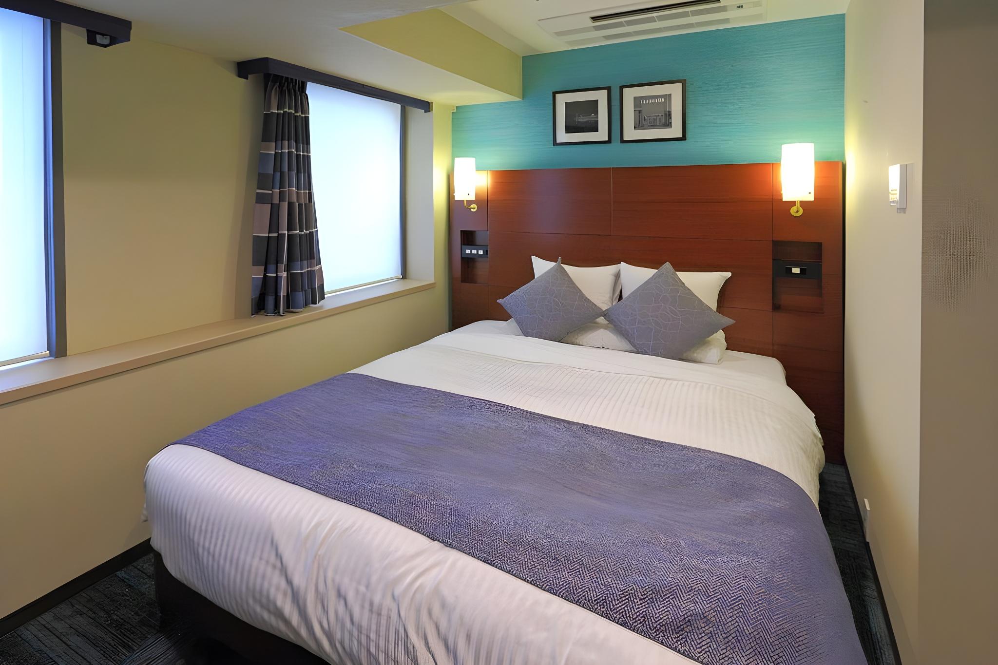 Semi Room, Double Bed, No Cleaning Services, Smoking