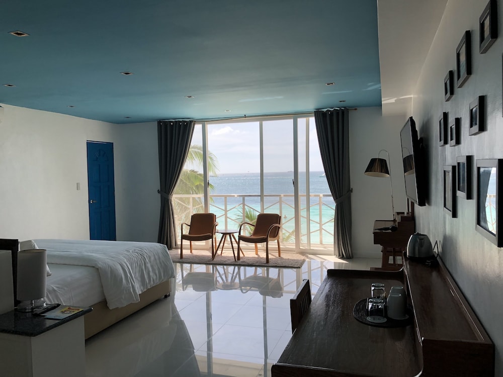 Boracay Ocean Club Beach Resort 51/77