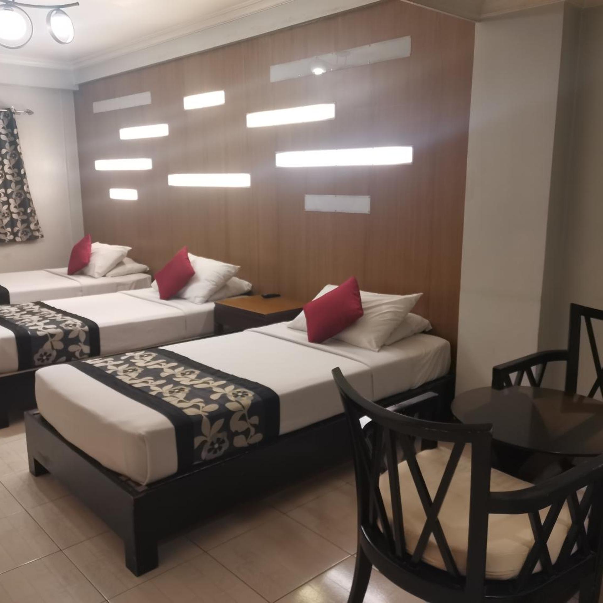 غرفة قياسية ثلاثية، Jupiter Suites 4/10