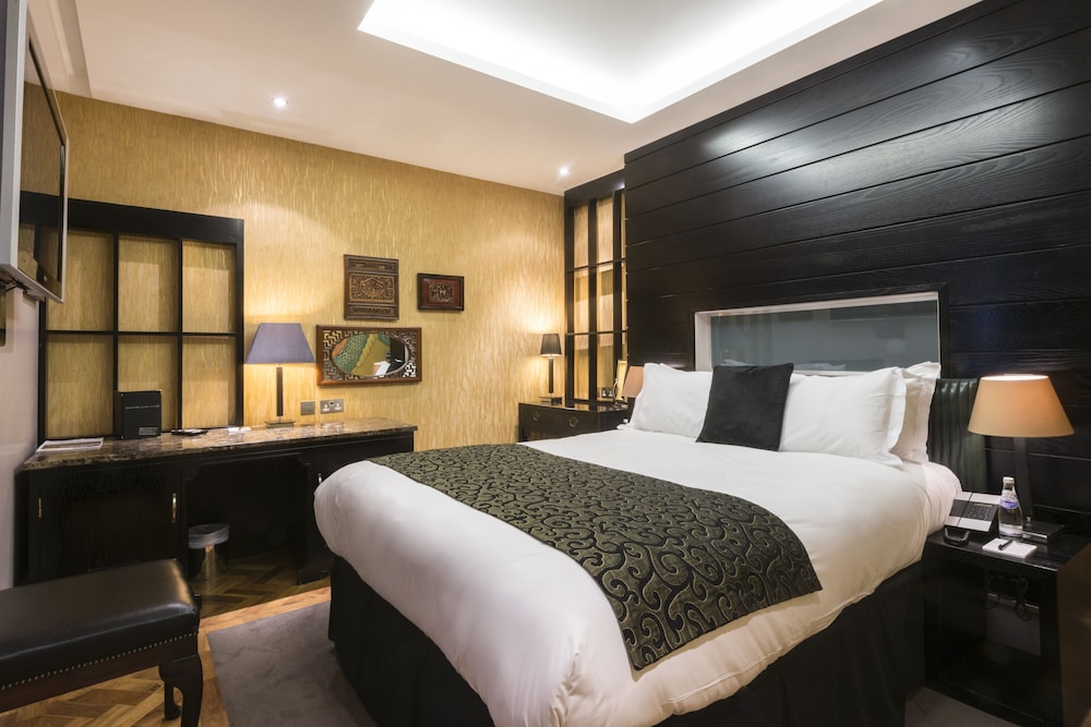 Le Monde Hotel 6/50