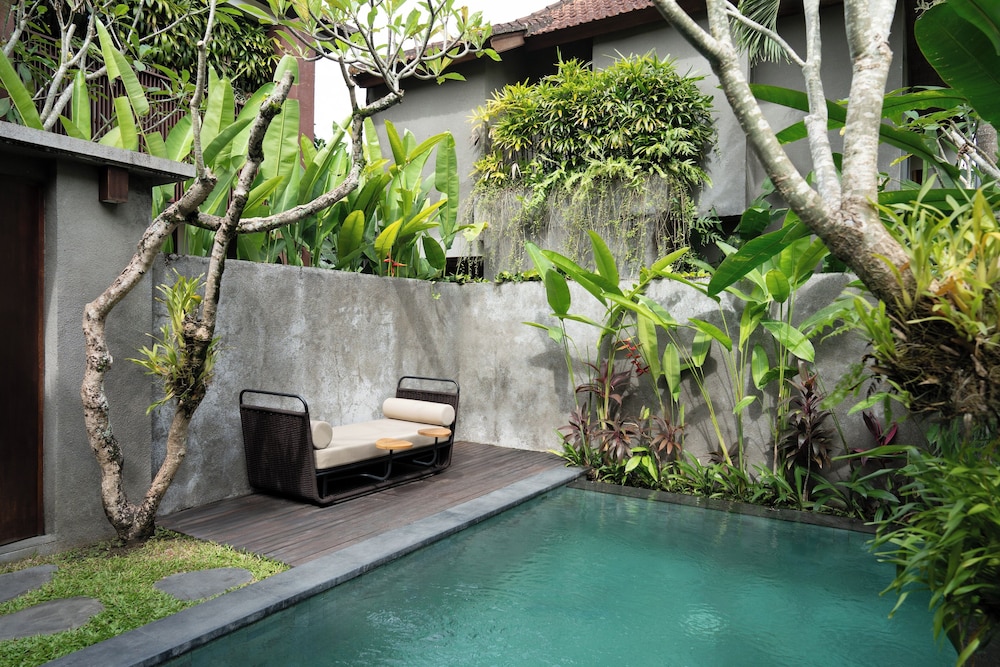 JAPA Suites and Villas 75/91