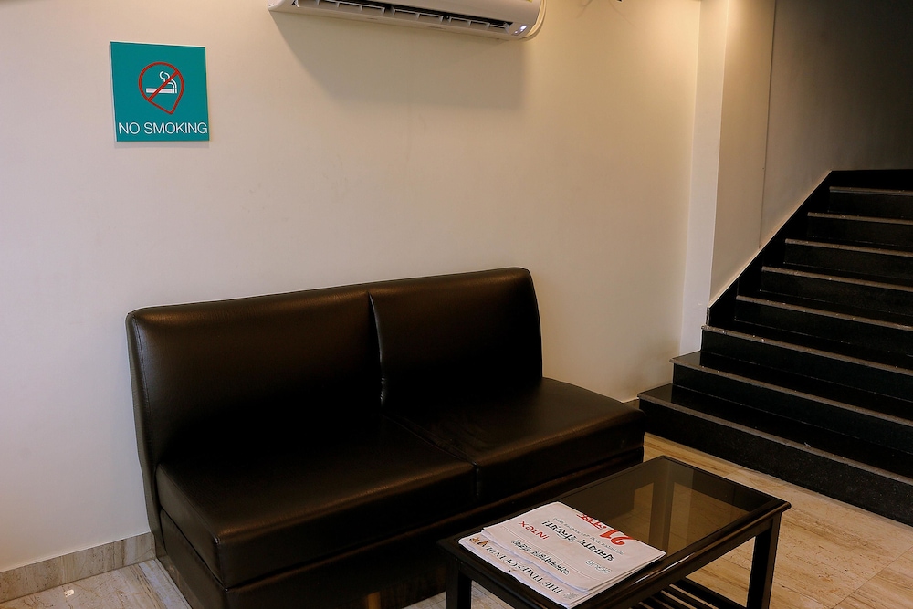 Oyo Rooms Parama Island Em Bypass 14/15