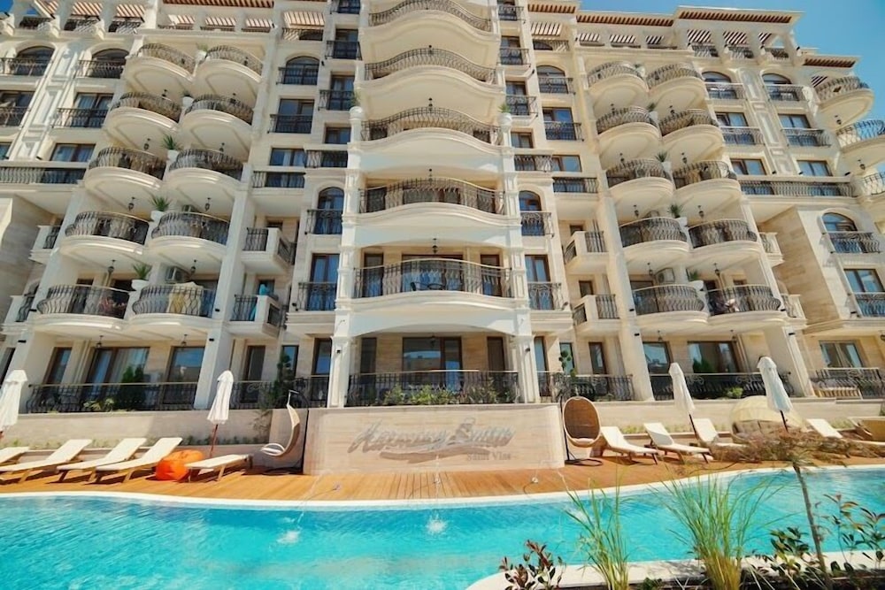 Harmony Suites 10 1/42