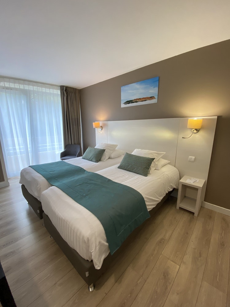 Best Western Plus La Rade 34/73
