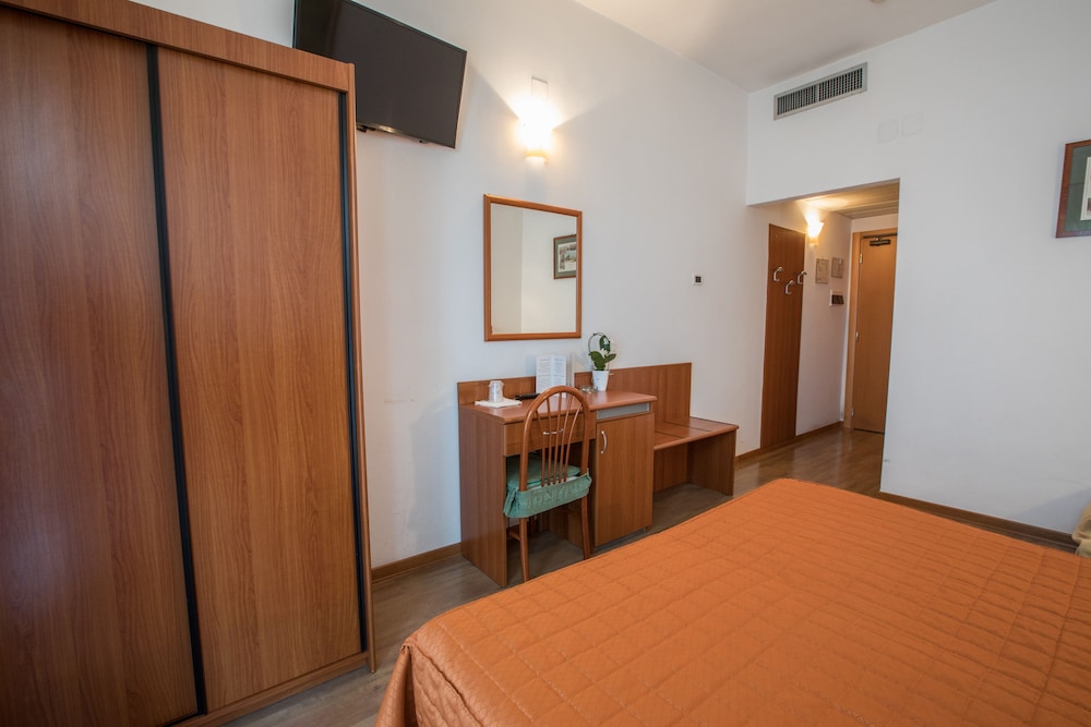 Hotel Aequa 30/41