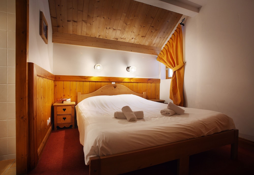 Chalet des Neiges - Oz en Oisans(Sat arr/dep only 9/50