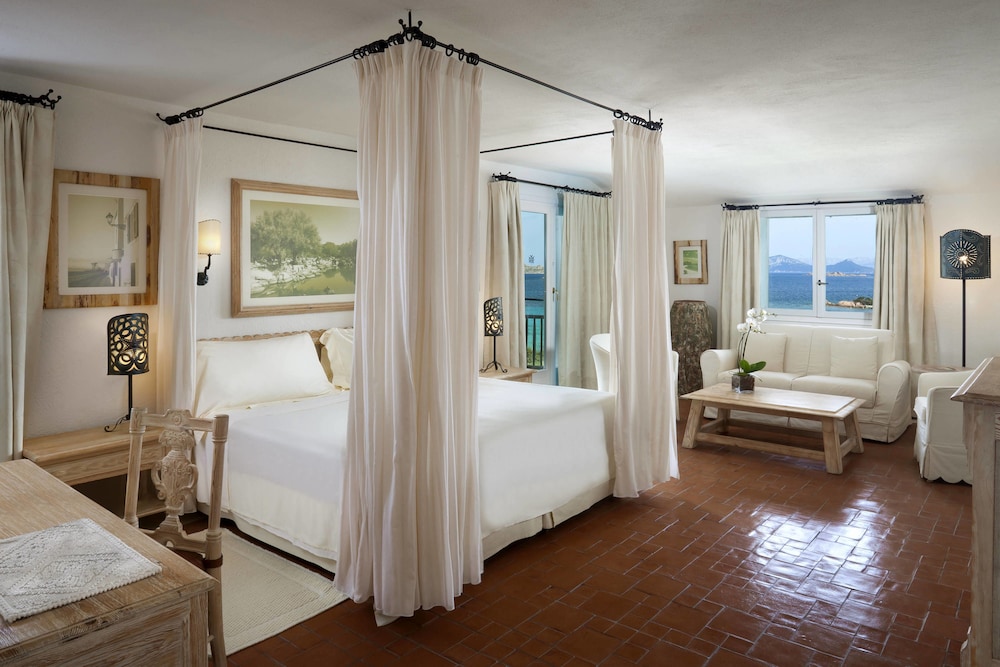 Hotel Romazzino, a Luxury Collection Hotel, Costa Smeralda 14/50