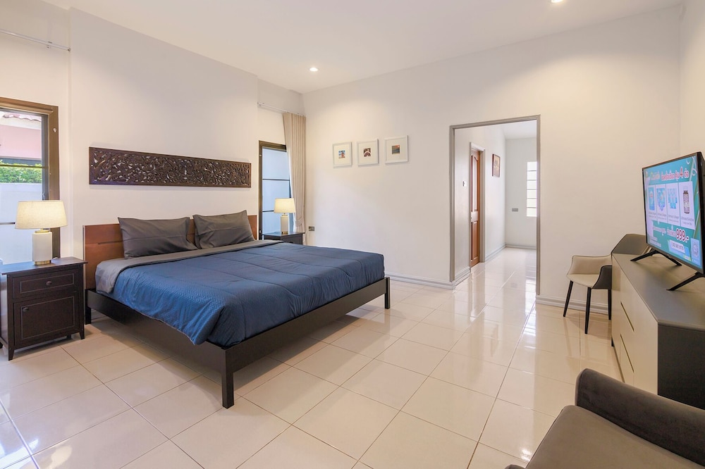 Pattaya Hill 2 24/50
