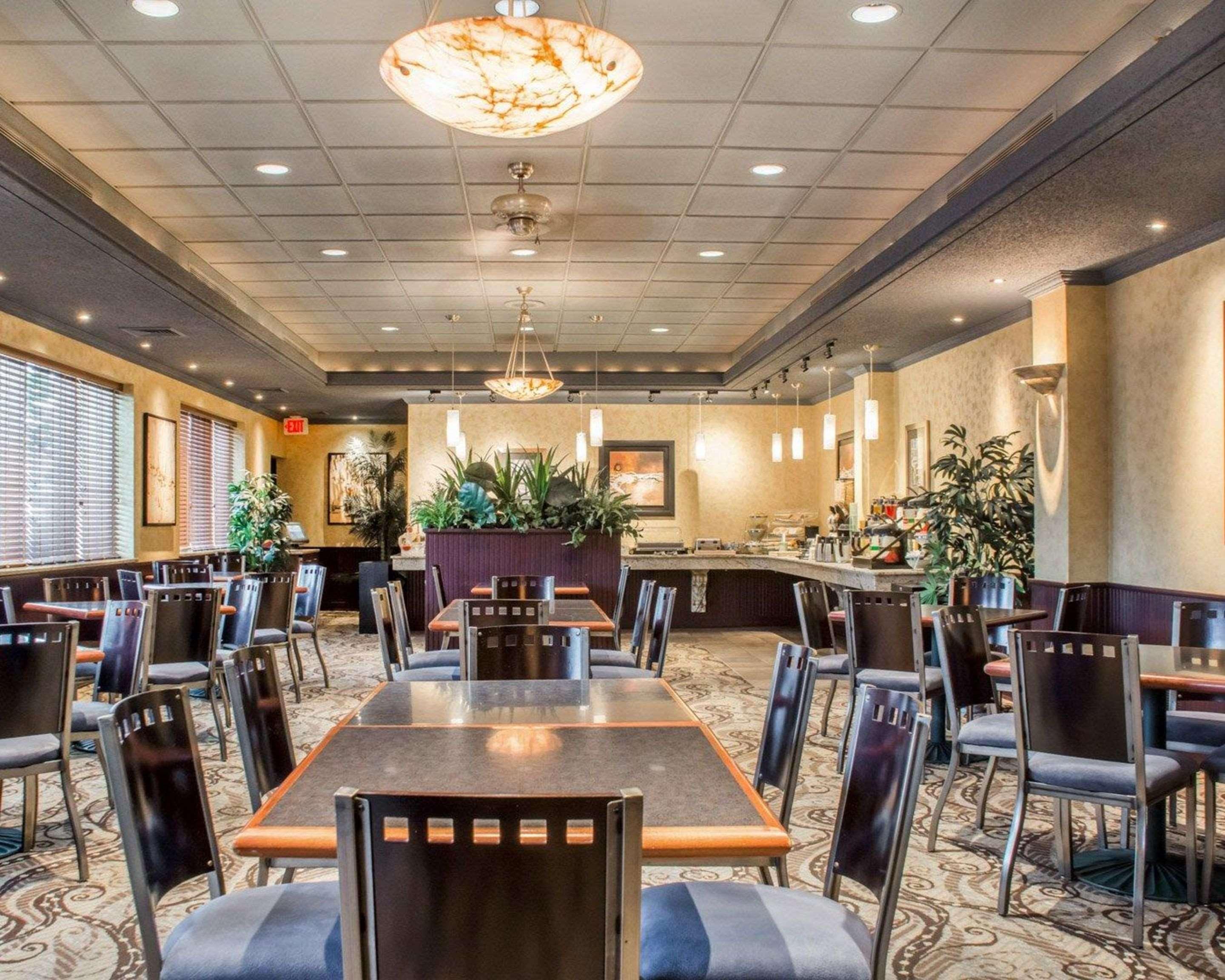 Hampton Inn Oswego 29/36