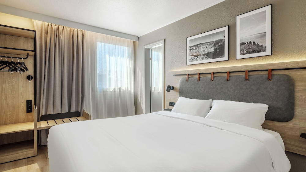 Junior Suite, Queen Bed, Sofa