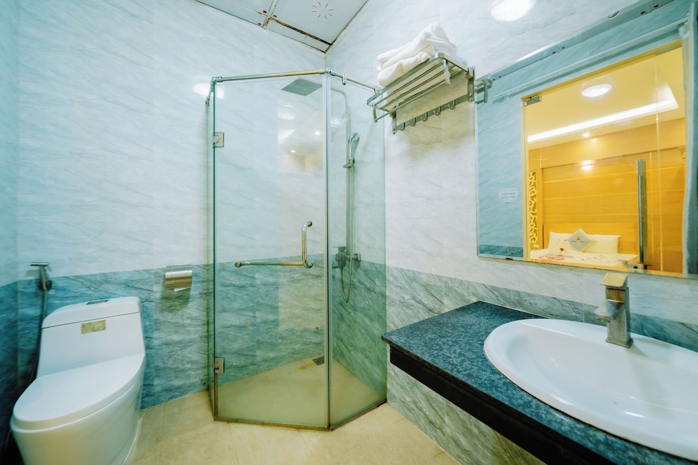 Lang Chai Hotel 32/35