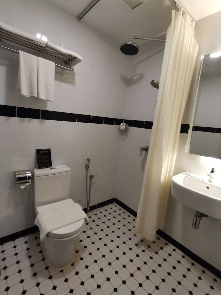 Kimberley Hotel Georgetown 48/50