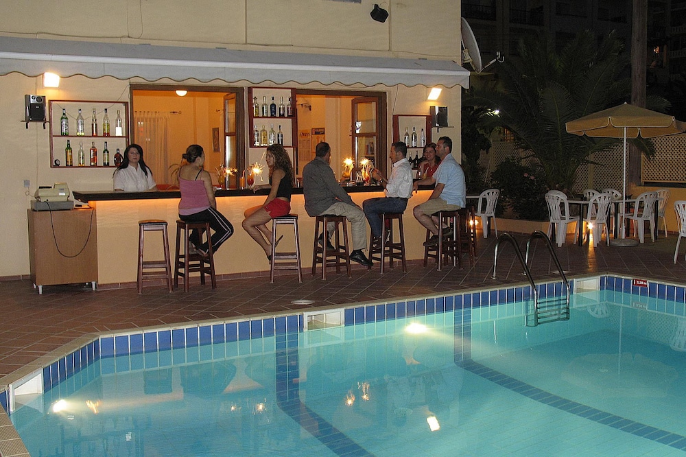 Lefkoniko Bay 17/34