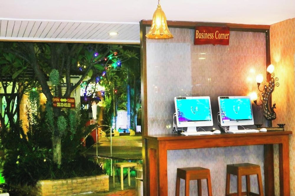 Aiyaree Place Hotel 11/75