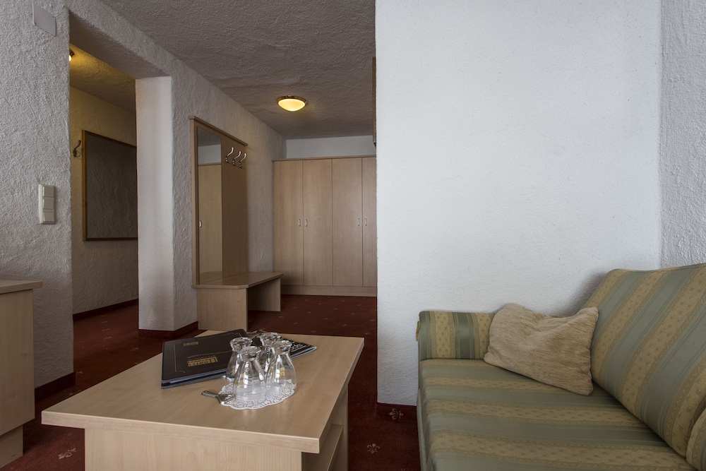 Hotel Lohmann 24/50