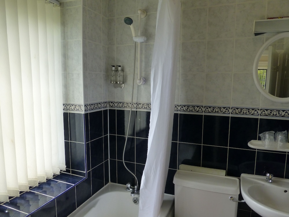 Maes Manor Hotel 6/50