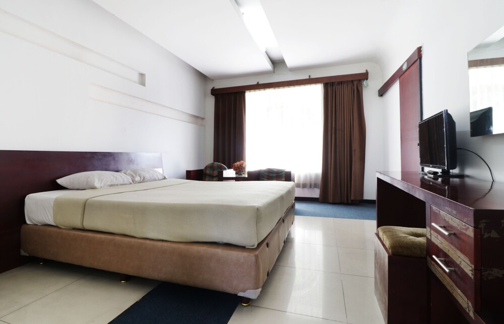 Hotel Istana Bandung 8/27