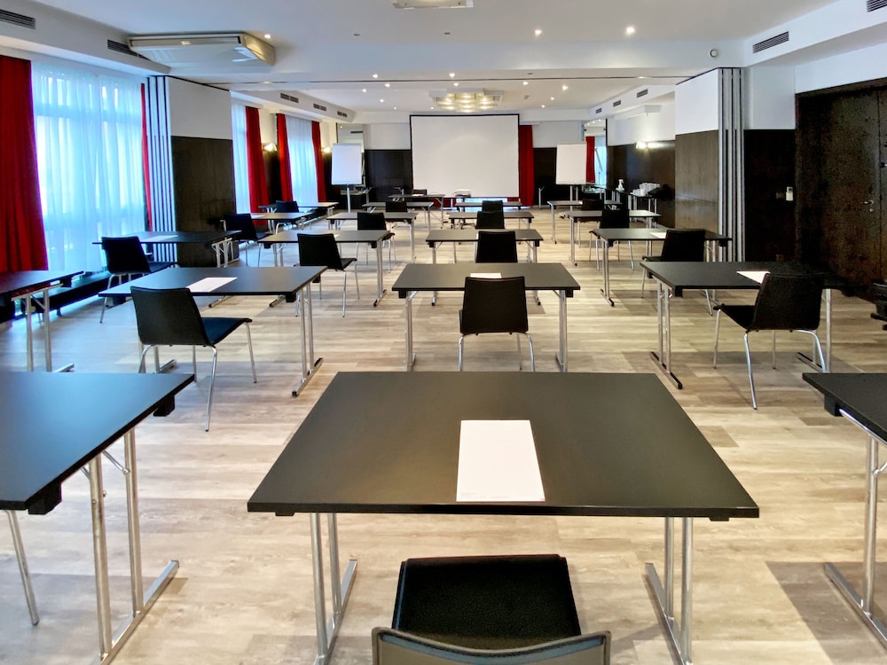 Dormero Hotel Dusseldorf 37/48