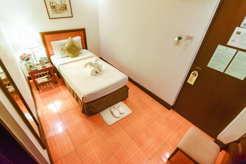 Rajah Park Hotel 18/50