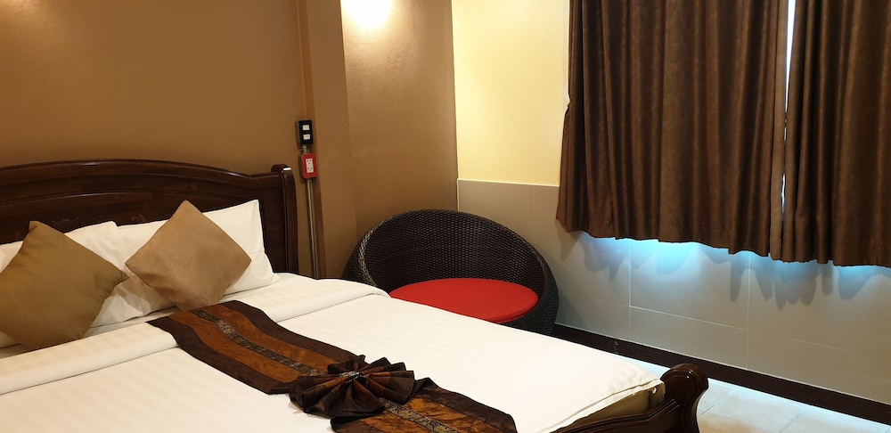 Talay Sai Hotel At Thung Wua Laen 43/76