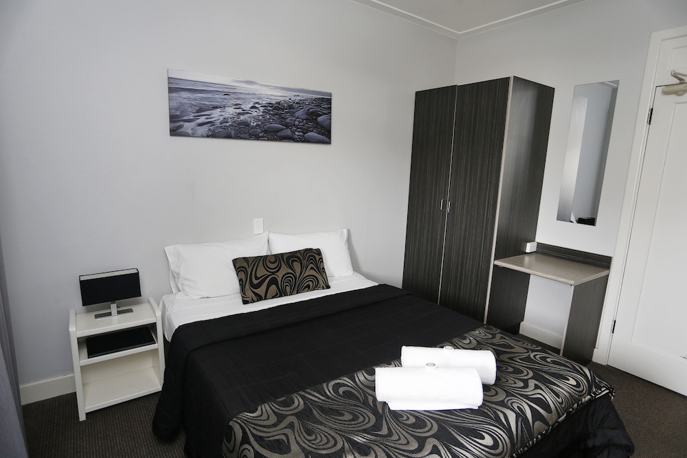 The Lakes Hotel 16/59