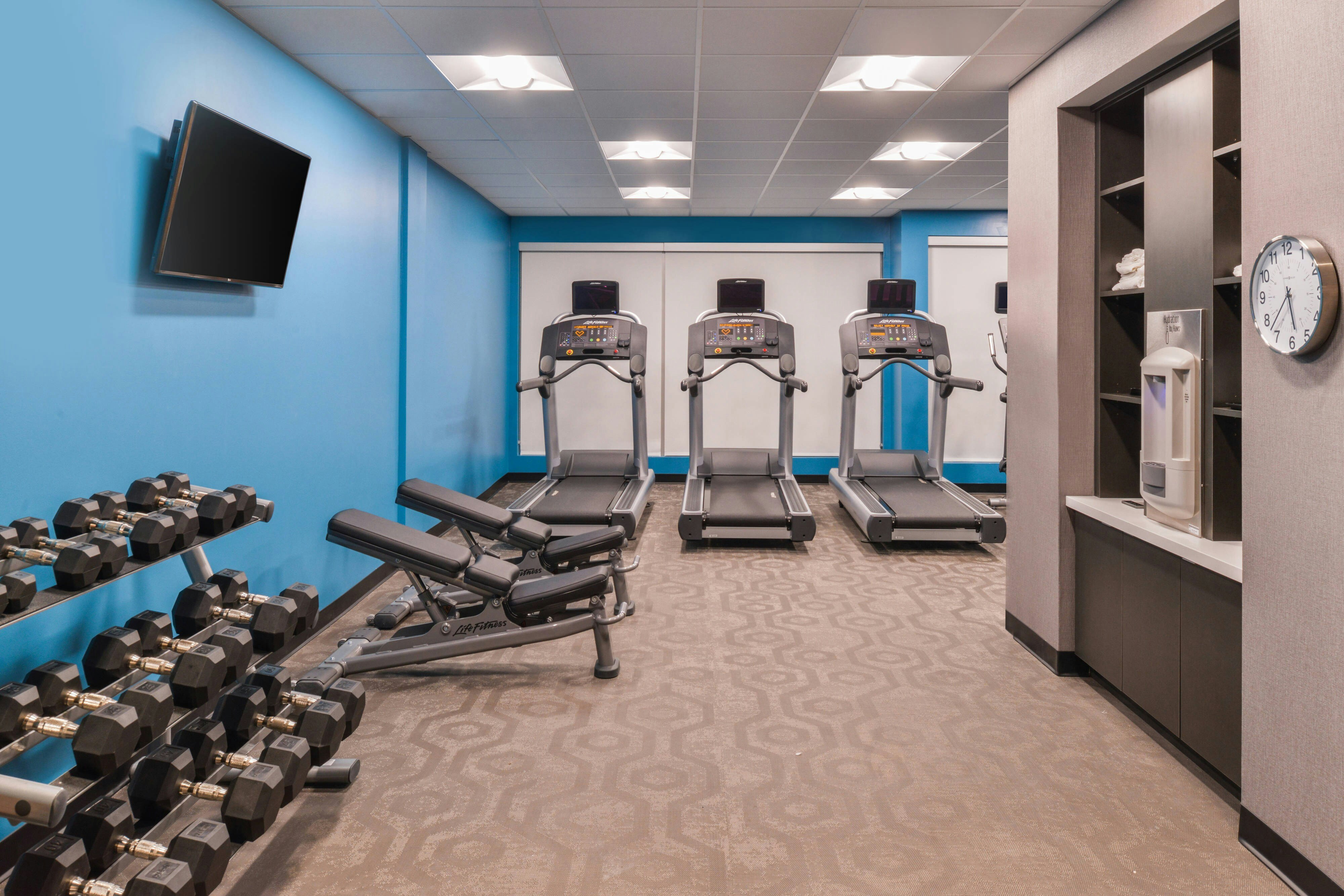 FAIRFIELD INN & SUITES CORALVILLE 32/49