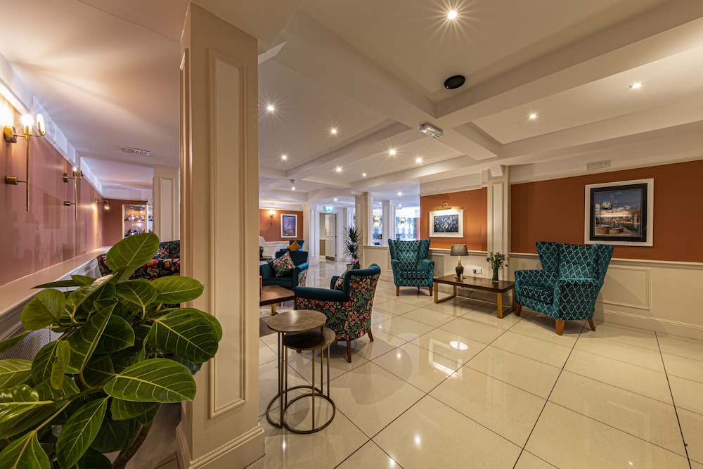 The Beaches Hotel 86/100