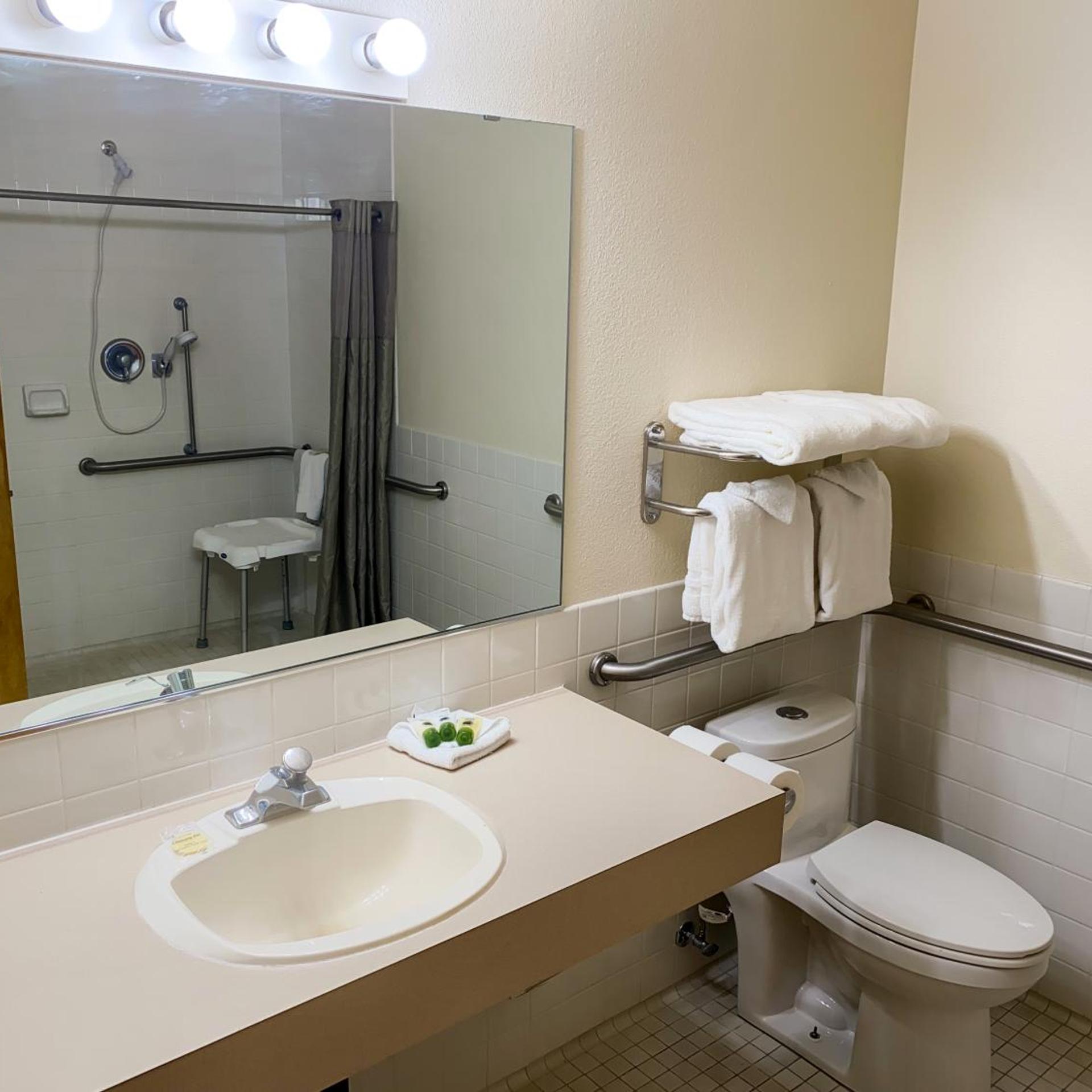 Sisters Inn & Suites 15/15