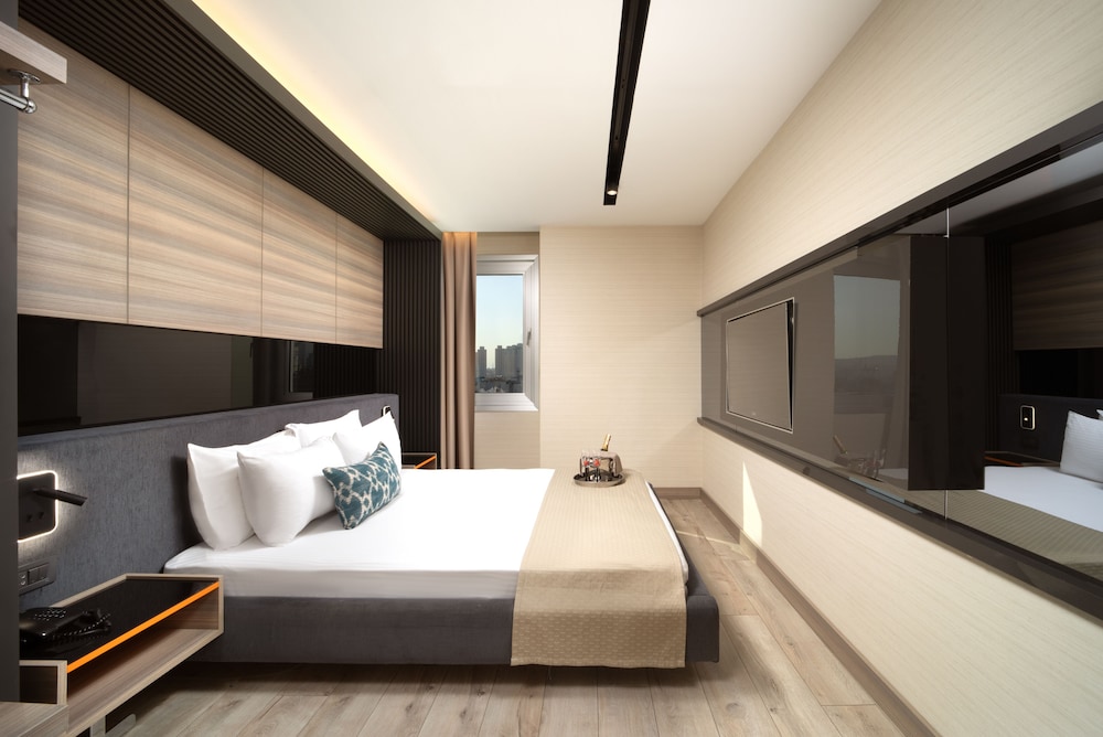 DELUXE, SUITE, KITCHEN