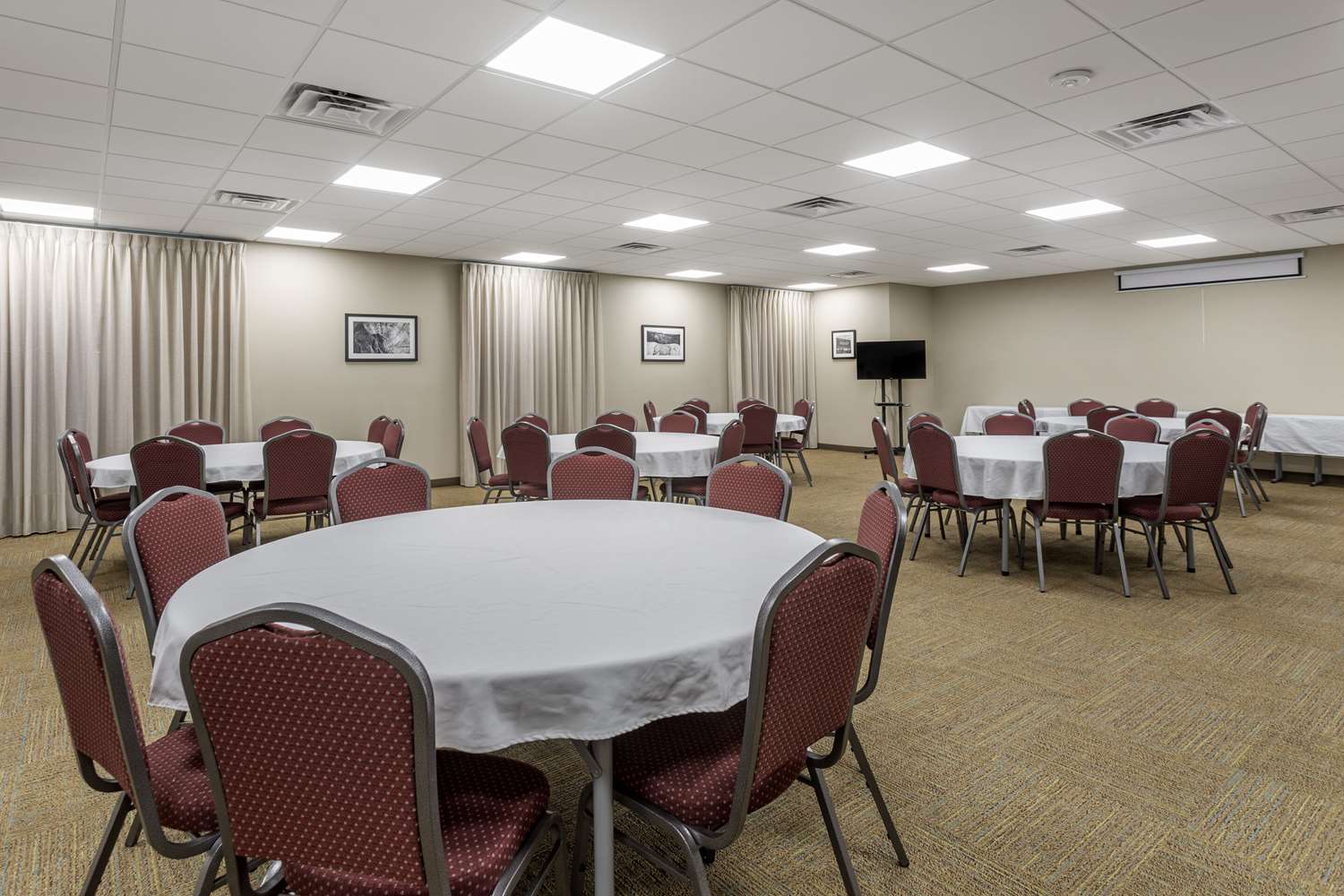MainStay Suites Bowling Green North 14/17