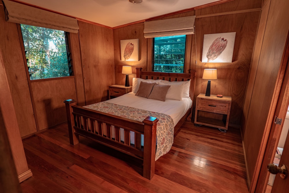 Whispering Valley Cottage Retreat 15/50