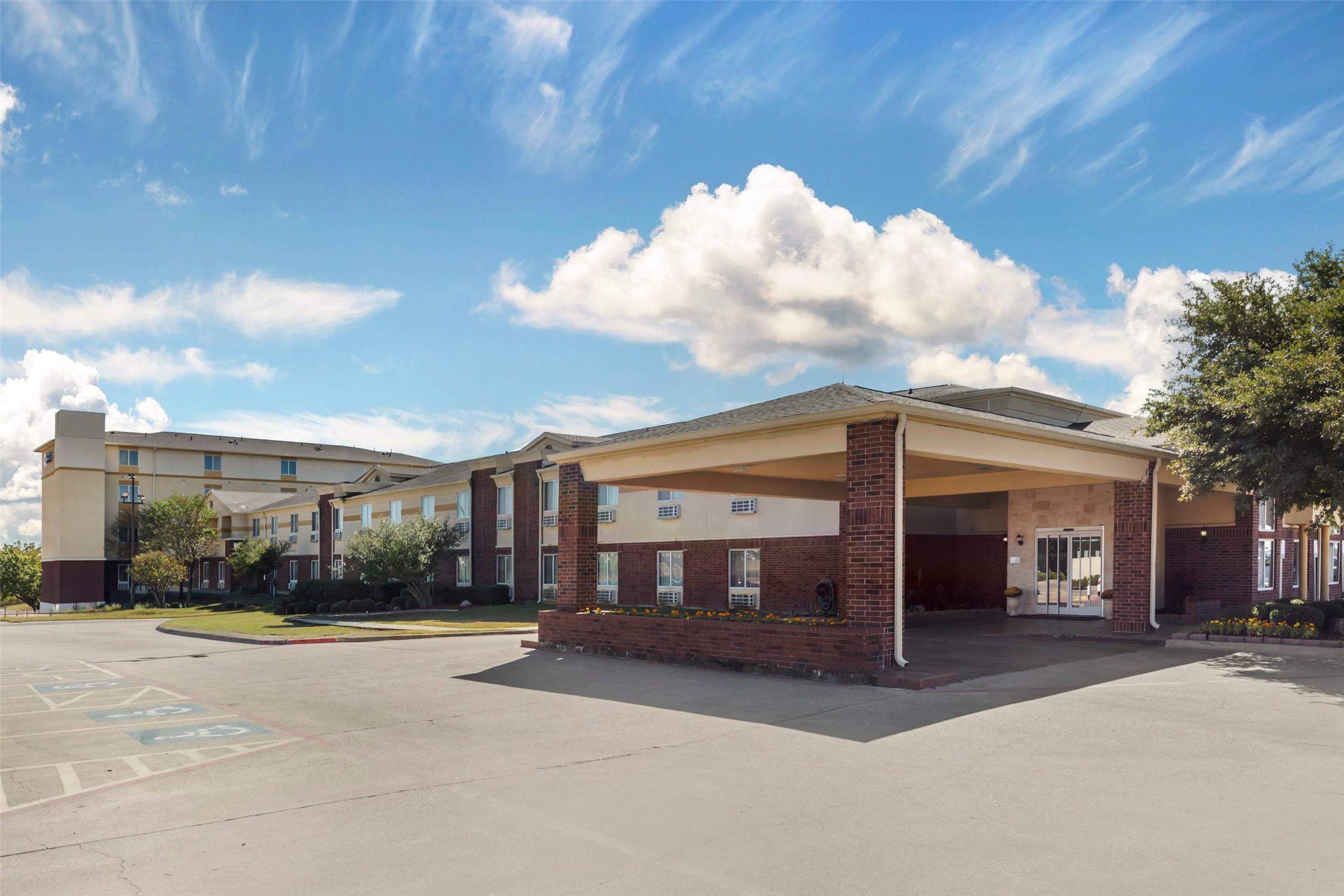 Comfort Inn & Suites Red Oak - Dallas Area 21/23