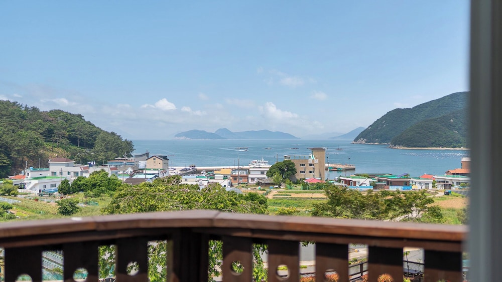 Geoje Gaonara Pension 44/50