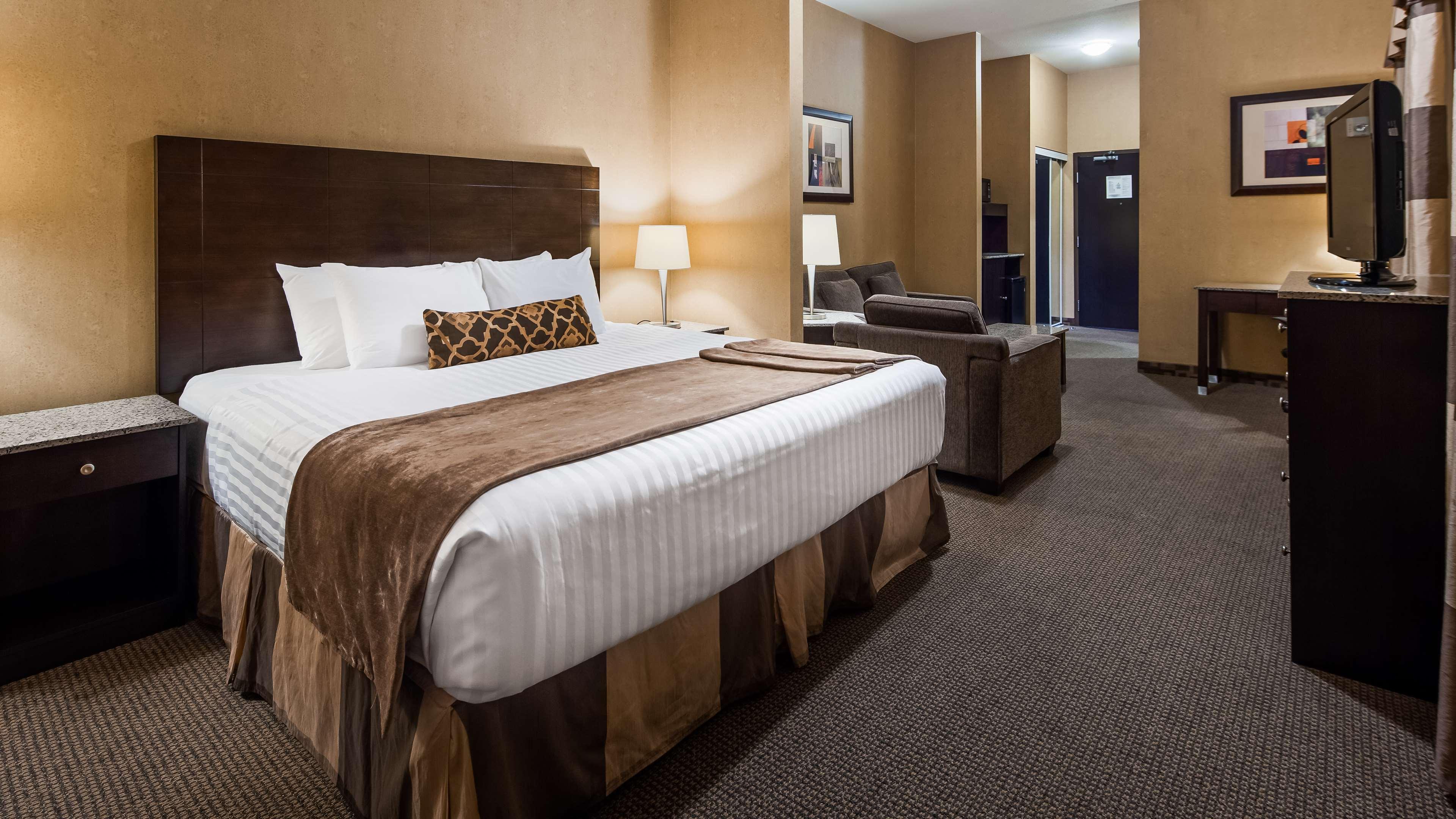 جناح بسرير كينج، Best Western Plus South Edmonton Inn and Suites 4/8