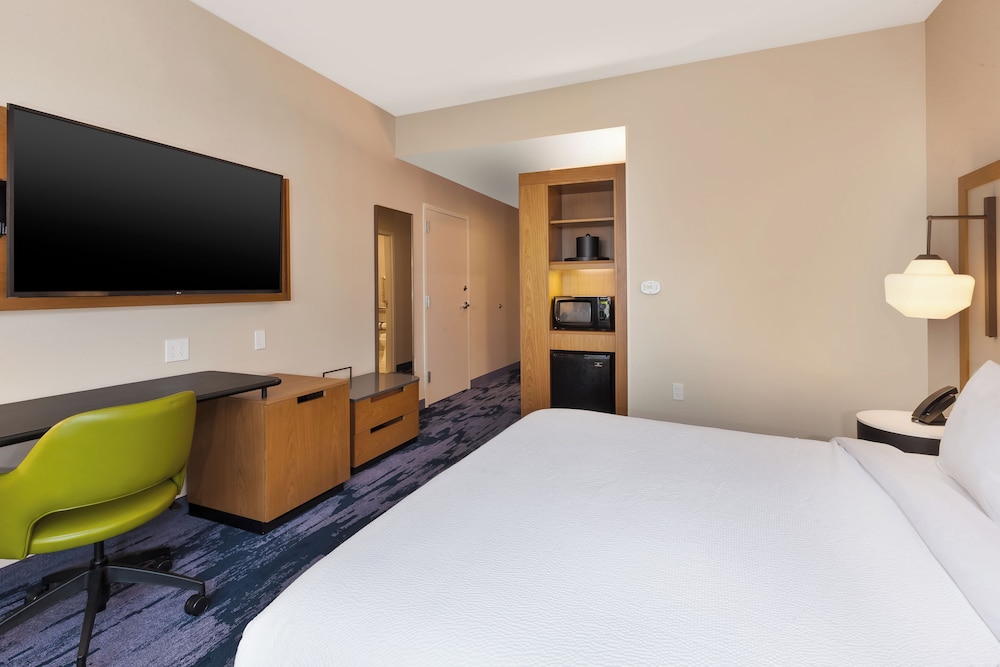 Fairfield Inn & Suites by Marriott Grand Rapids North 10/33