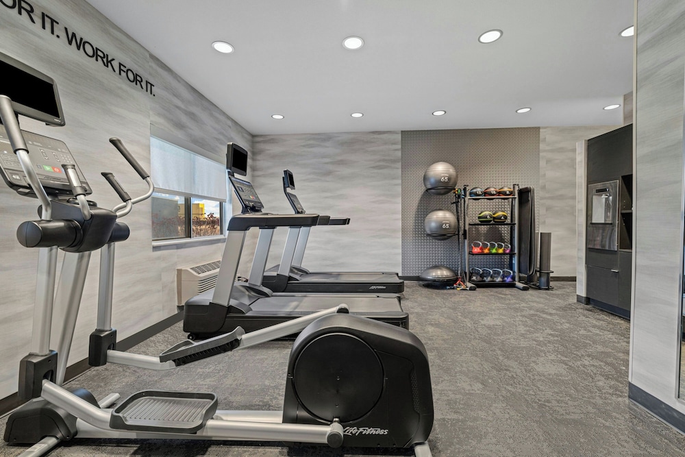 Fairfield Inn and Suites Billings 26/50