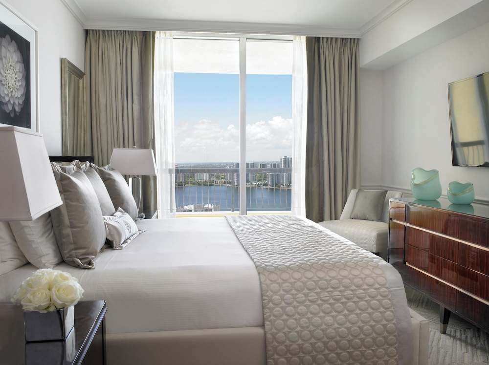 3 Bedrooms, Deluxe, Suite, Twin Beds, 2 King Beds, Ocean Front