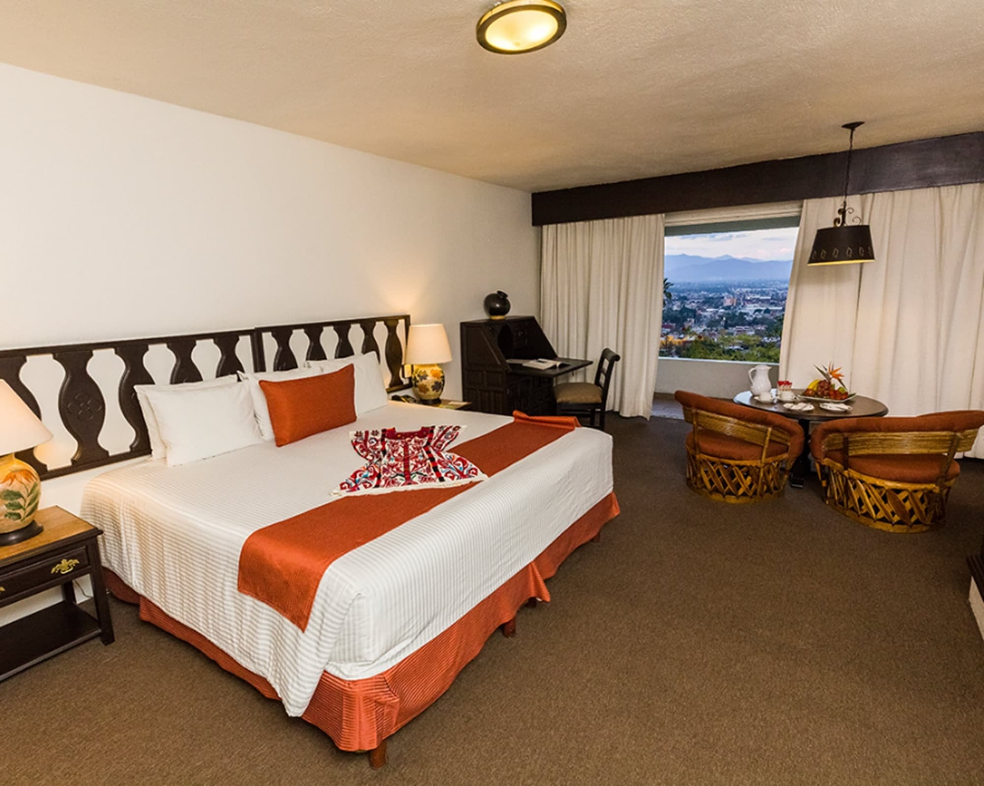 SUPERIOR, KING BED