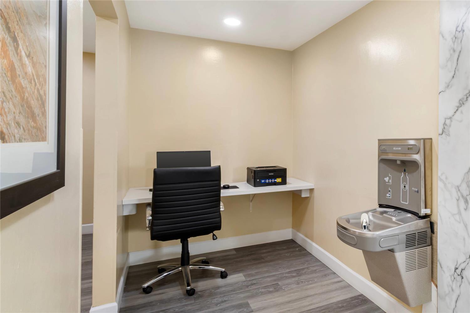 Comfort Inn & Suites Near Fallon Naval Air Station 15/18