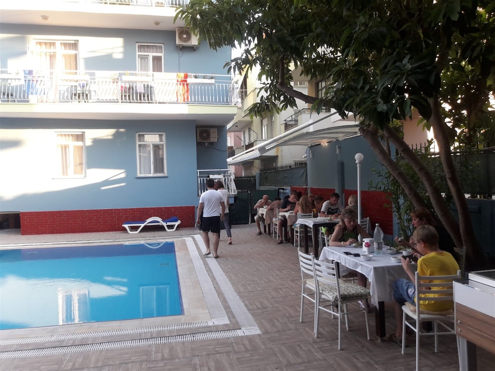 Naz Garden Apart Hotel 29/30