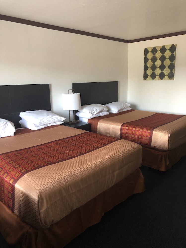 Dunes Motel 15/71