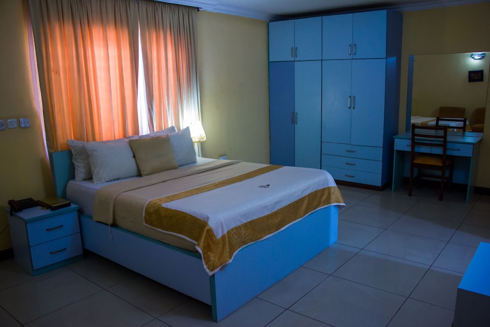 EXECUTIVE, KING BED