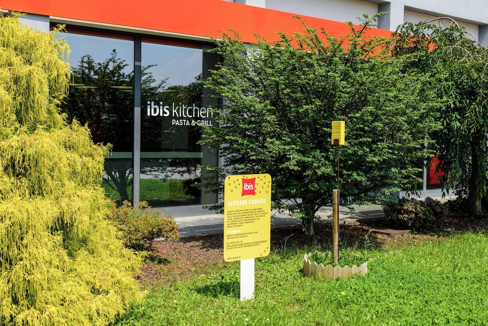 Ibis Milano Fiera 66/70