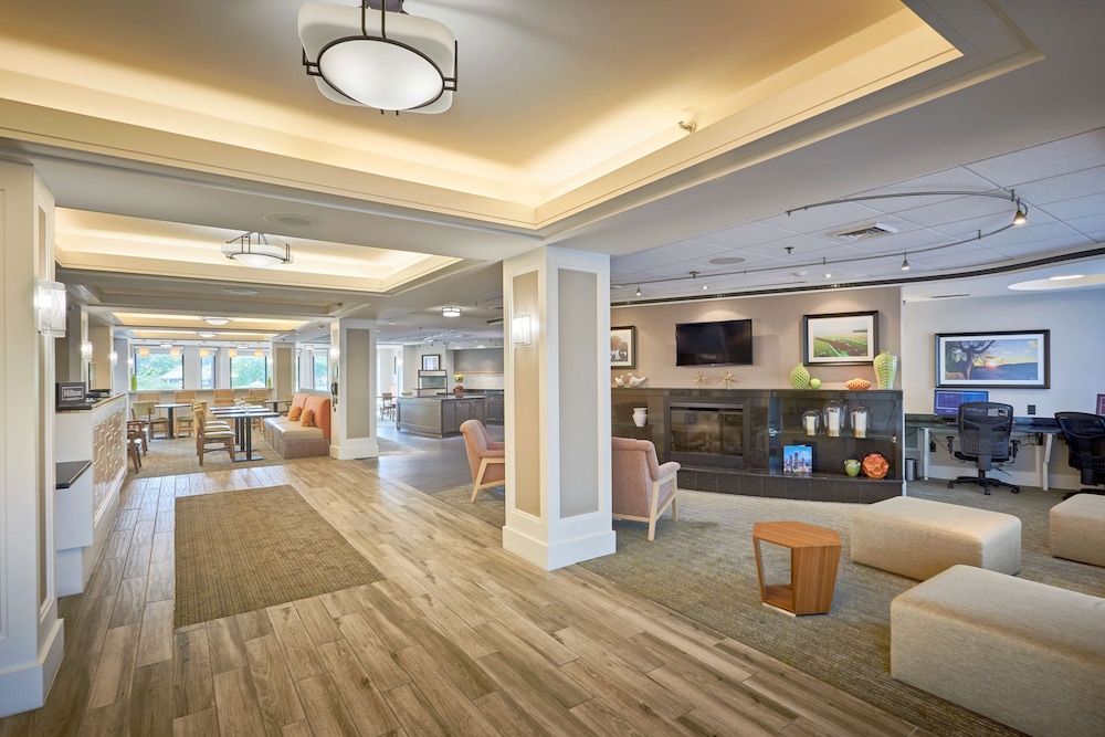 Hampton Inn Lancaster, PA 32/42