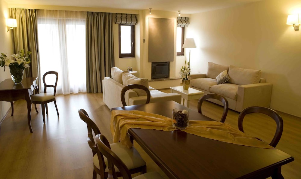 Valis Resort 38/68