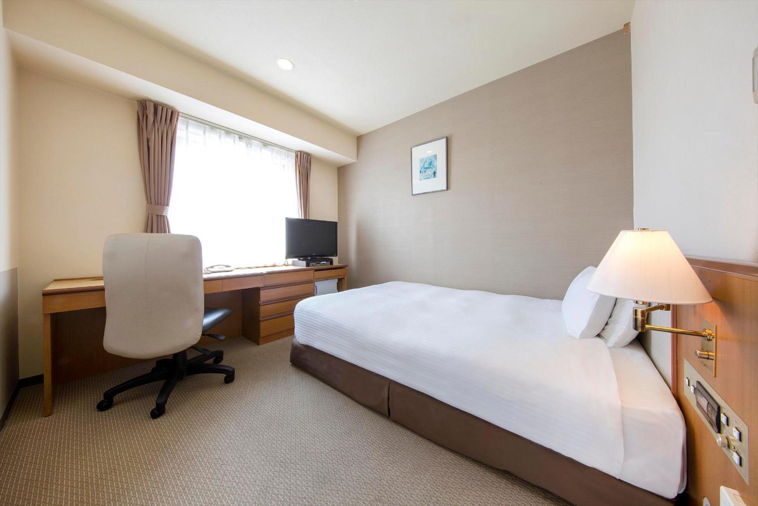 غرفة ديلوكس مفردة للمدخنين، Rembrandt Hotel Tokyo Machida 2/3