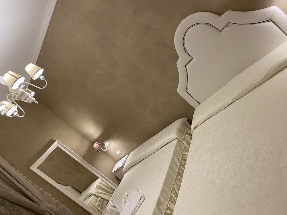 Boutique Hotel Calais Milano 48/63