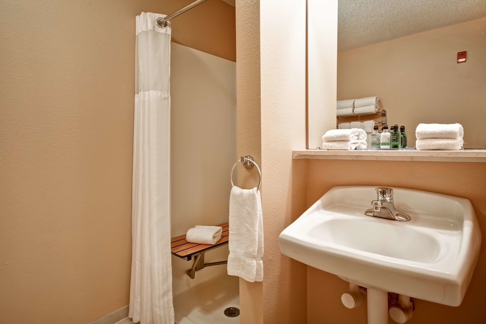 Grandstay Residential Suites Hotel La Crosse 62/62