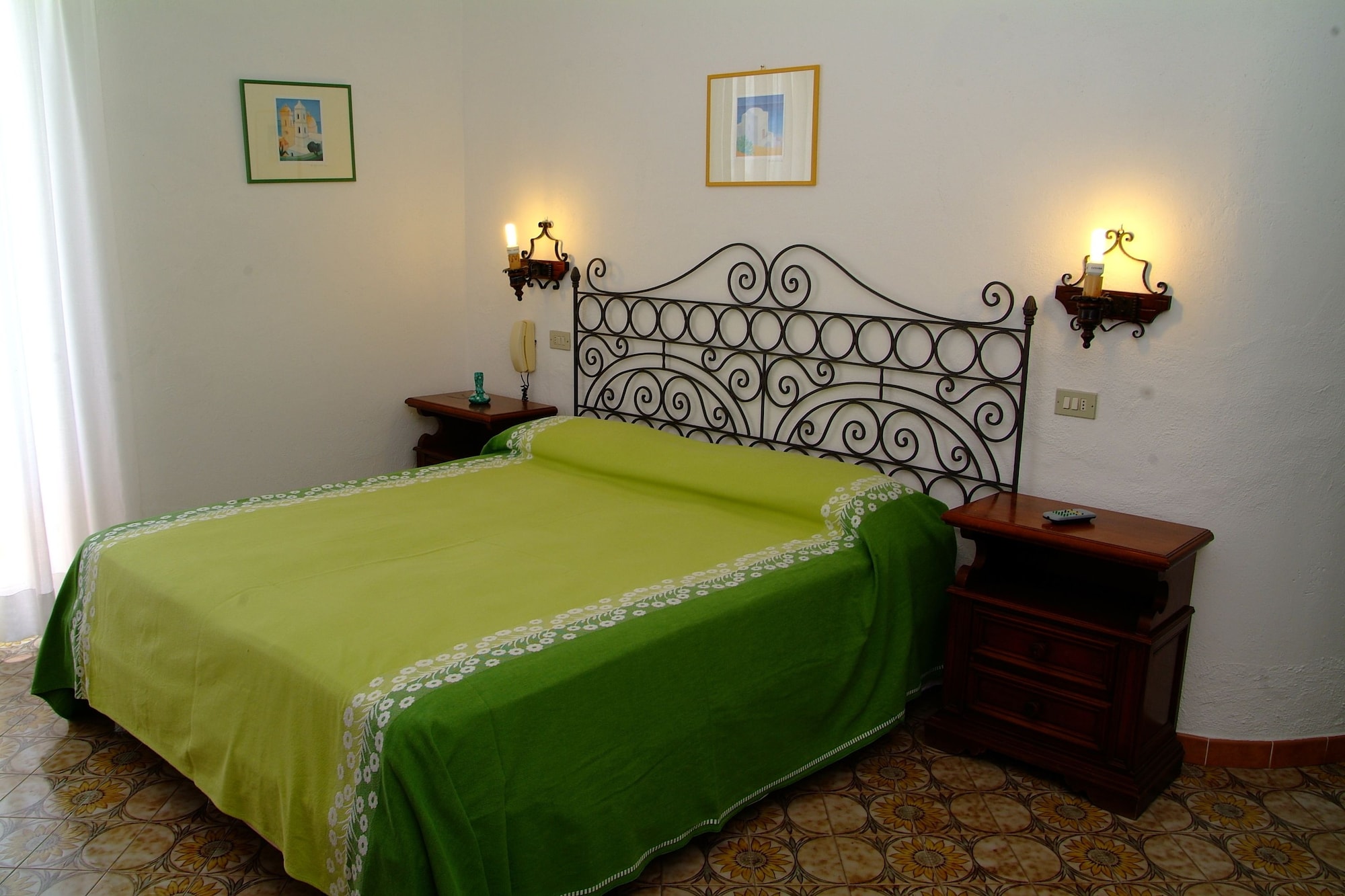 ECONOMY, DOUBLE BED