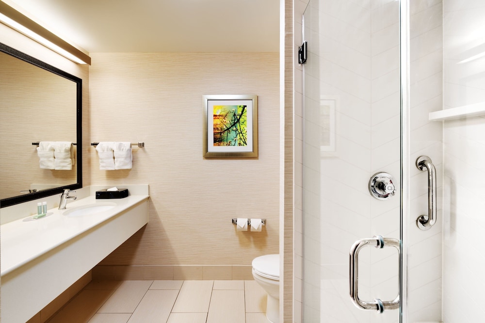 Fairfield Inn Lexington Park Patuxent River Naval Air Station 32/36